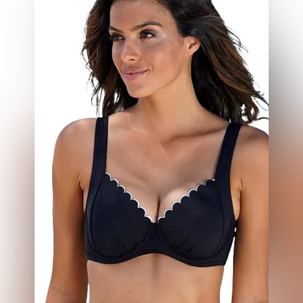 Chic Black Scalloped Women's Bra